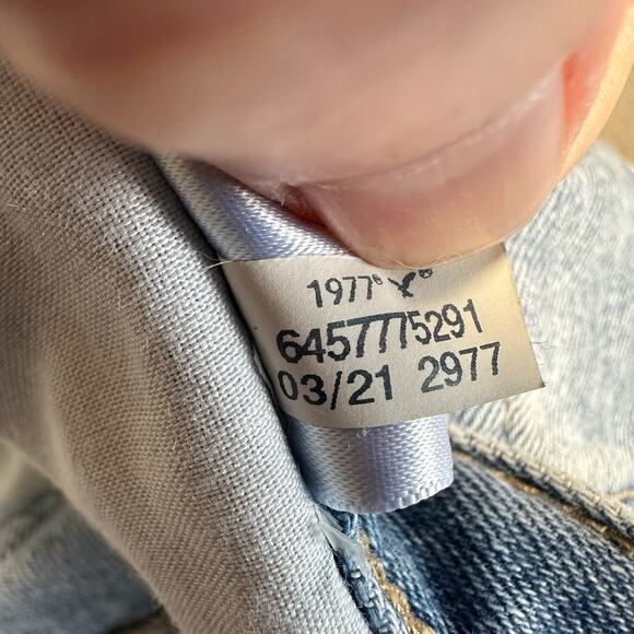 American Eagle Mom Jeans 6 Distressed - Picture 9 of 14